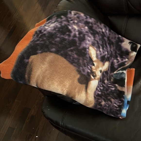 Fleece Versatile Light Throw Blanket - Picture 8 of 10